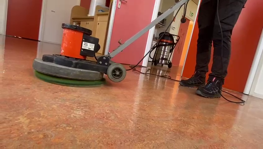 Diepstrippen voor een grondig vernieuwde vloer 3 vlcsnap-2025-09-06-04h10m17s094